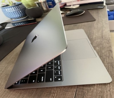 Entry-level MacBook Pro M2 has slower SSD speed than M1 model: Report Entry-level MacBook Pro M2 has slower SSD speed than M1 model: Report