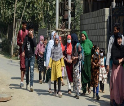 Educational institutions reopen in J&K's Bhaderwah after 10 days Educational institutions reopen in J&K's Bhaderwah after 10 days