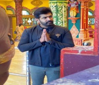Arun Vijay offers prayers at Murugan temple in Malaysia