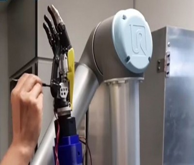New e-skin that can feel pain may help create touch-sensitive robots New e-skin that can feel pain may help create touch-sensitive robots