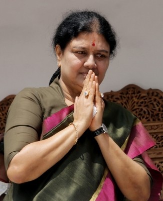 Sasikala for uniting AIADMK to make it fighting force in TN Sasikala for uniting AIADMK to make it fighting force in TN