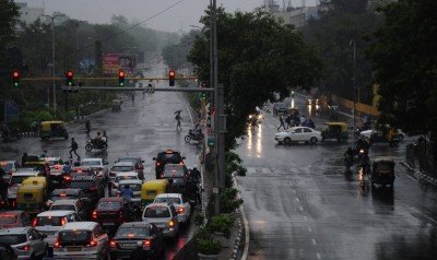 Traffic jams, waterlogging as heavy rain lashes Delhi