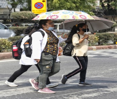 Will Delhi get relief from scorching heat on Thursday?