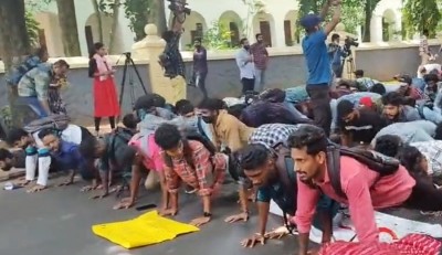 Kozhikode, T'puram too witness Agnipath protests Kozhikode, T'puram too witness Agnipath protests