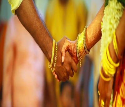 UP: Groom flees from wedding venue after not getting dowry UP: Groom flees from wedding venue after not getting dowry
