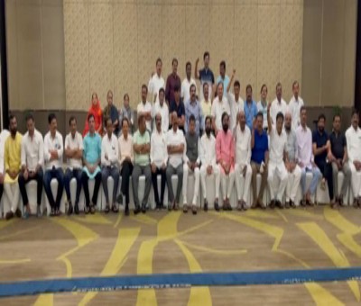 'MLAs lives under threat, can't pursue cases in Mumbai', Shiv Sena rebels to SC 'MLAs lives under threat, can't pursue cases in Mumbai', Shiv Sena rebels to SC
