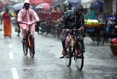Incessant rain hits normal life in Bihar Incessant rain hits normal life in Bihar