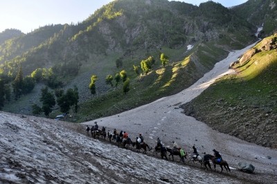 Pilgrims leave Baltal base camp to begin Amarnath Yatra