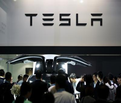 Inquiry into Tesla Autopilot being expanded by US safety officials