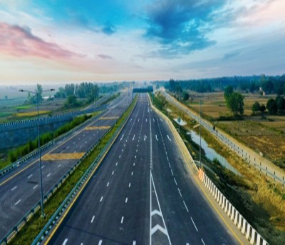UP's Purvanchal Expressway gets only half of expected traffic UP's Purvanchal Expressway gets only half of expected traffic