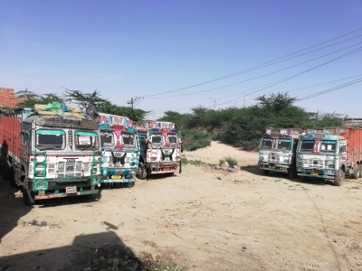 Lorry transport in TN affected as retail fuel outlets go dry Lorry transport in TN affected as retail fuel outlets go dry