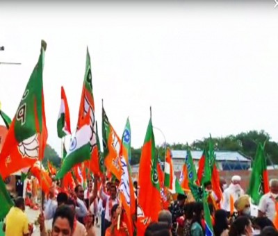 Maha crisis: Cautious BJP remains on 'wait and watch' mode Maha crisis: Cautious BJP remains on 'wait and watch' mode