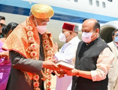President arrives in Bengaluru on 2-day K'taka visit President arrives in Bengaluru on 2-day K'taka visit