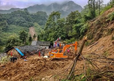 2 killed, 4 missing after landslides in China 2 killed, 4 missing after landslides in China