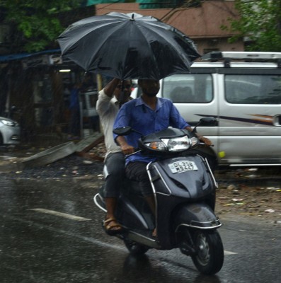 Monsoon arrives in Delhi bringing respite from sweltering heat