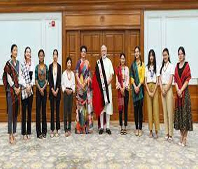 PM hosts delegation of women students from Nagaland PM hosts delegation of women students from Nagaland