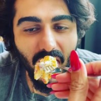It's cake and love from Malaika as Arjun celebrates 37th b'day in Paris