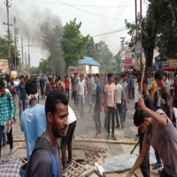 Agnipath protests: Angry mob attacks BJP MLA's house in Bihar's Chapra