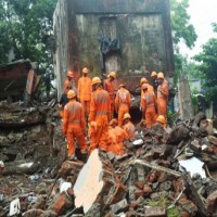 Toll in Mumbai residential building crash mounts to 10, 13 injured