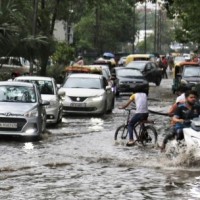 Delhi HC concerned over traffic jams during monsoons, seeks report