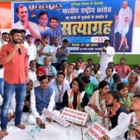 Kanhaiya Kumar leaves Patna Satyagrah venue after ABVP protest