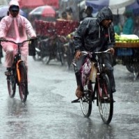 Incessant rain hits normal life in Bihar