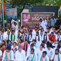 Congress continues sit-in at ED office in Hyderabad