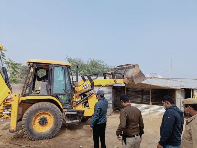 DTCP demolishes 1,000 illegal shanties in Gurugram