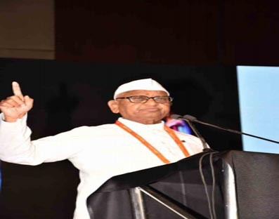Maha: Hazare flays, AIMIM 'dares' CM, Dy CM to open shops selling wine