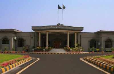 Islamabad HC asks Imran, cabinet to take action against ex-Navy chief Islamabad HC asks Imran, cabinet to take action against ex-Navy chief