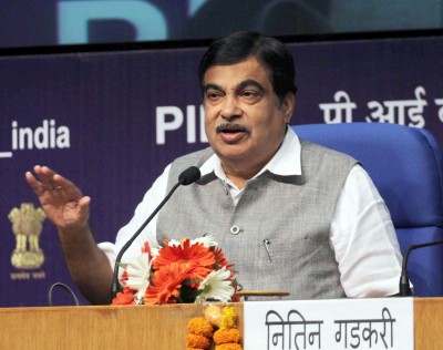 Gadkari approves Rs 1,200 cr road upgradation project in K'taka Gadkari approves Rs 1,200 cr road upgradation project in K'taka