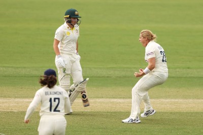 Women's Ashes Test: Knight, Brunt lead England fightback before rain forces stumps Women's Ashes Test: Knight, Brunt lead England fightback before rain forces stumps