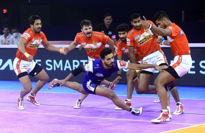 PKL 8: Vikash Khandola, Meetu help Haryana Steelers beat Gujarat Giants PKL 8: Vikash Khandola, Meetu help Haryana Steelers beat Gujarat Giants