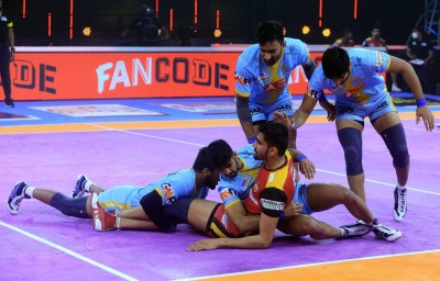 PKL 8: Bengal Warriors take on Gujarat Giants, Bulls battle U.P. Yoddha in key games PKL 8: Bengal Warriors take on Gujarat Giants, Bulls battle U.P. Yoddha in key games