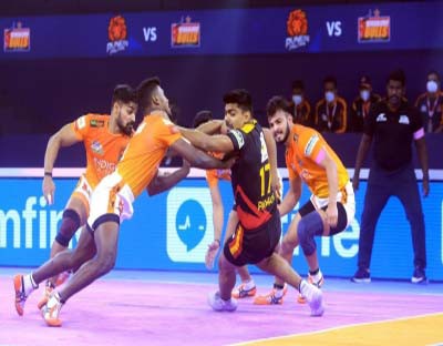 PKL 8: Sehrawat inspires Bulls to comeback win over Paltan PKL 8: Sehrawat inspires Bulls to comeback win over Paltan