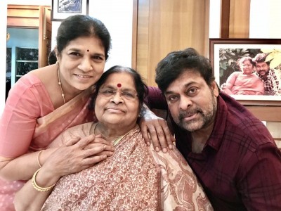 Chiranjeevi's tweet seeking blessings from mother wins hearts on the internet Chiranjeevi's tweet seeking blessings from mother wins hearts on the internet