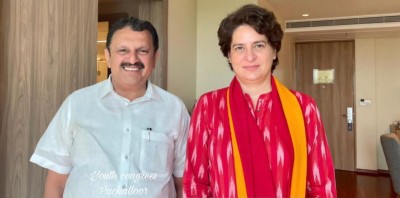 Huge response to Priyanka in Kerala Huge response to Priyanka in Kerala