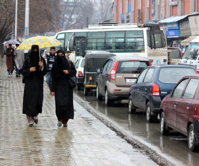 Rain, light snow lash J&K Rain, light snow lash J&K