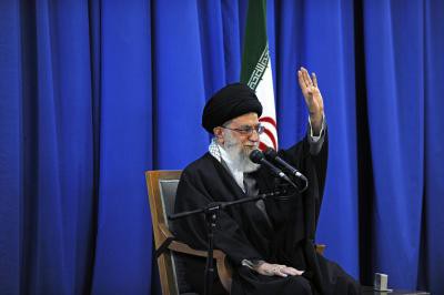 Khamenei urges US to leave Iraq, Syria Khamenei urges US to leave Iraq, Syria