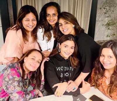 Neetu Kapoor shares photo of 'happy moments' shared with Alia Neetu Kapoor shares photo of 'happy moments' shared with Alia
