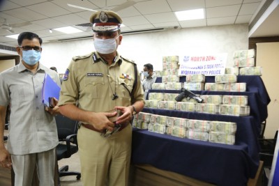 Telangana police arrest fake govt official who duped people of Rs 3 cr Telangana police arrest fake govt official who duped people of Rs 3 cr