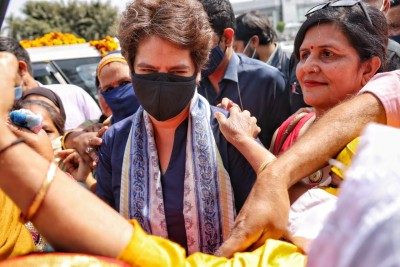 Priyanka Gandhi takes dig at BJP leaders over 'ripped jeans' remark Priyanka Gandhi takes dig at BJP leaders over 'ripped jeans' remark