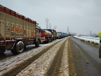 Jammu-Srinagar national highway closed Jammu-Srinagar national highway closed
