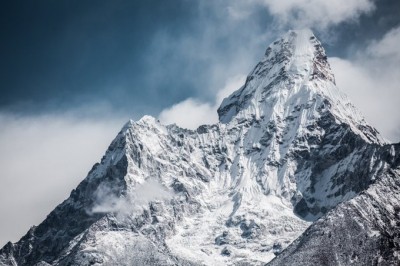 Bahrain Prince arrives in Nepal to summit Everest Bahrain Prince arrives in Nepal to summit Everest