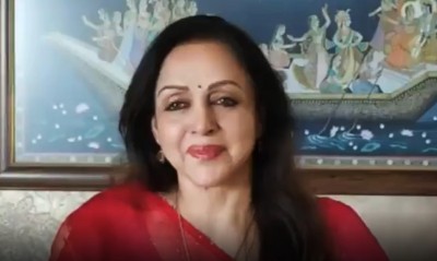 Hema Malini greets women in khaki for relentless service