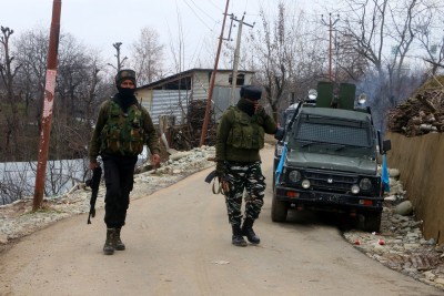 J&K Police save 4 youth from joining terrorist ranks J&K Police save 4 youth from joining terrorist ranks