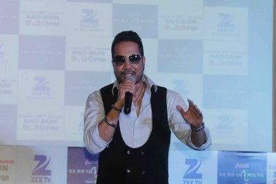 Mika Singh laughed a lot while recording 'Bhootni' for 'Roohi' Mika Singh laughed a lot while recording 'Bhootni' for 'Roohi'