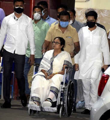 Mamata to hit campaign trail on wheelchair from Monday Mamata to hit campaign trail on wheelchair from Monday