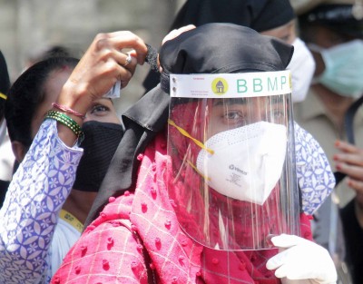 Covid positive cases surge past 900-mark in Karnataka Covid positive cases surge past 900-mark in Karnataka
