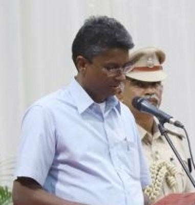 K'taka Cong picks Satish Jarkiholi for LS bypoll K'taka Cong picks Satish Jarkiholi for LS bypoll